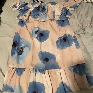 asos dress. new with tags. off the shoulder sleeves. size US6.